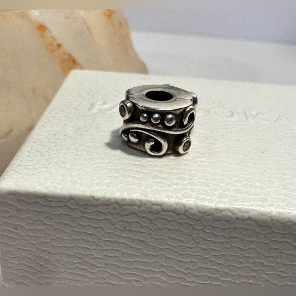 Authentic Retired Pandora ‘Champagne Tendril’ Oxidized S925 Ale CZ Clip Charm - Picture 3 of 12